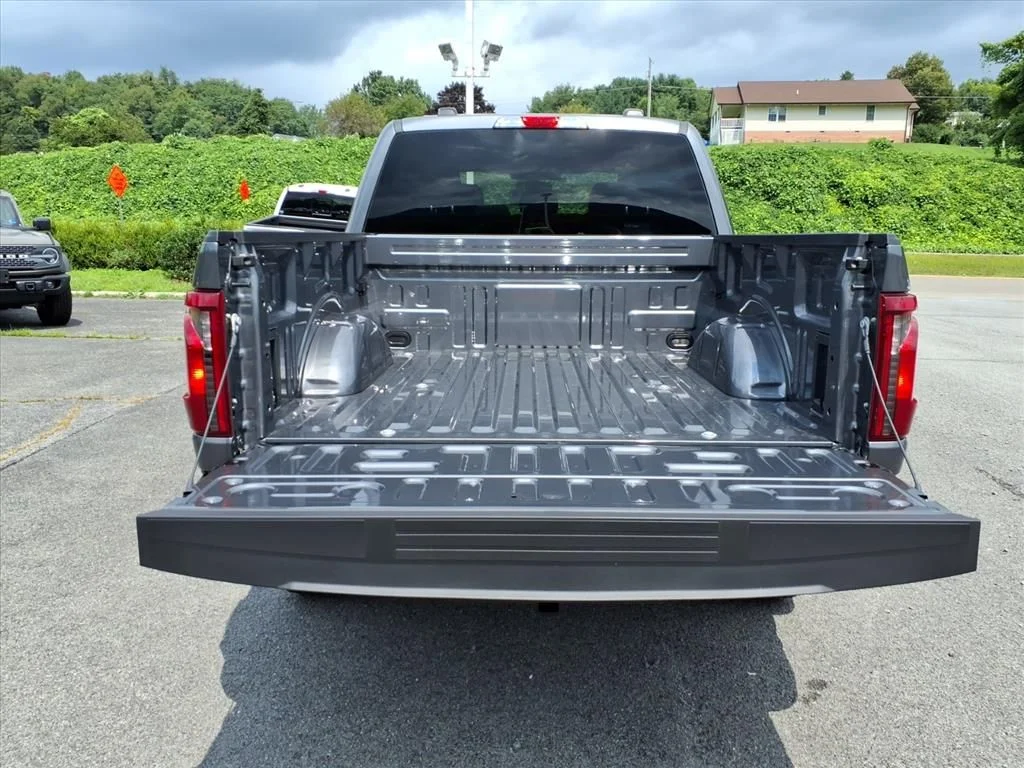 New 2026 Carbonized Gray Metallic Ford XLT image 12