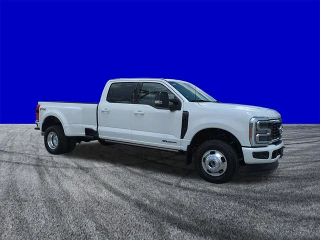 New 2026 Star White Metallic Tri-Coat Ford F-350® Platinum® image 2
