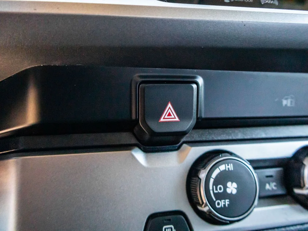 Used 2019 White Toyota SR5 image 33