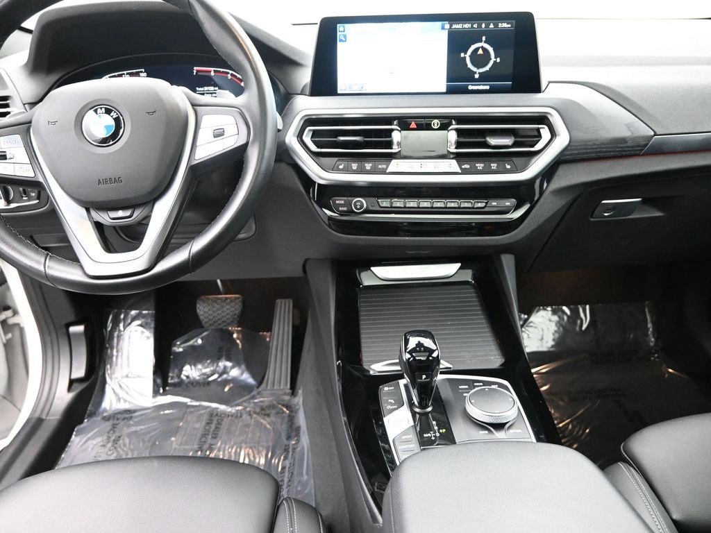 Used 2024 White Metallic BMW xDrive30i image 12