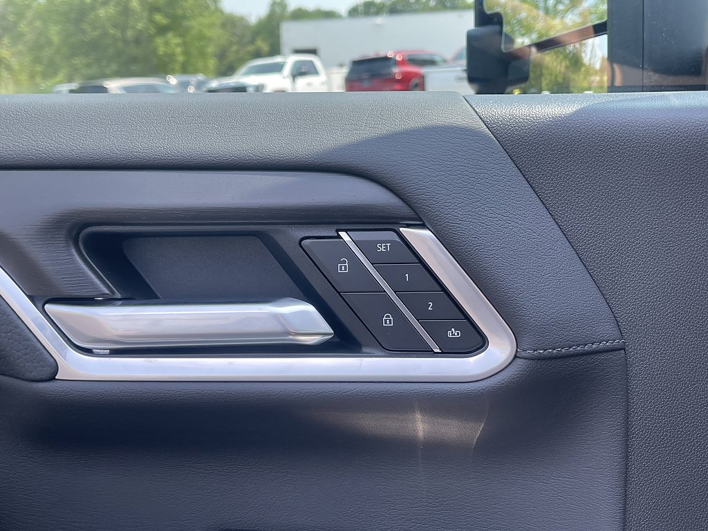 2026 GMC Sierra 3500HD Denali - Photo 29