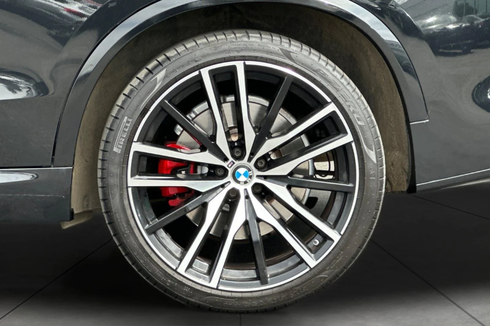 Used 2021 Black Sapphire Metallic BMW sDrive40i image 25