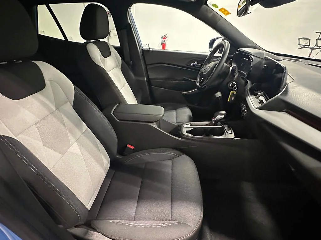 Used 2024 Blue Chevrolet 1RS image 23