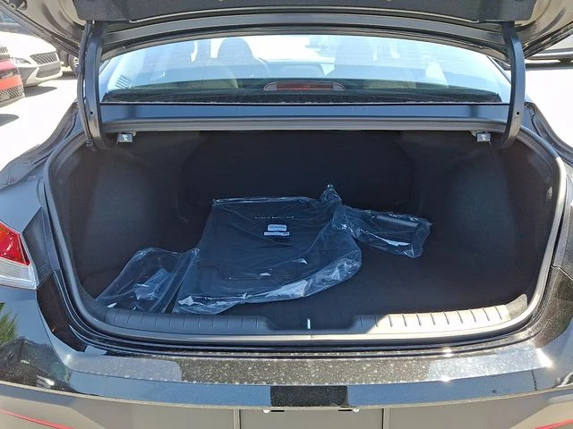 New 2026 Black Hyundai SE image 20