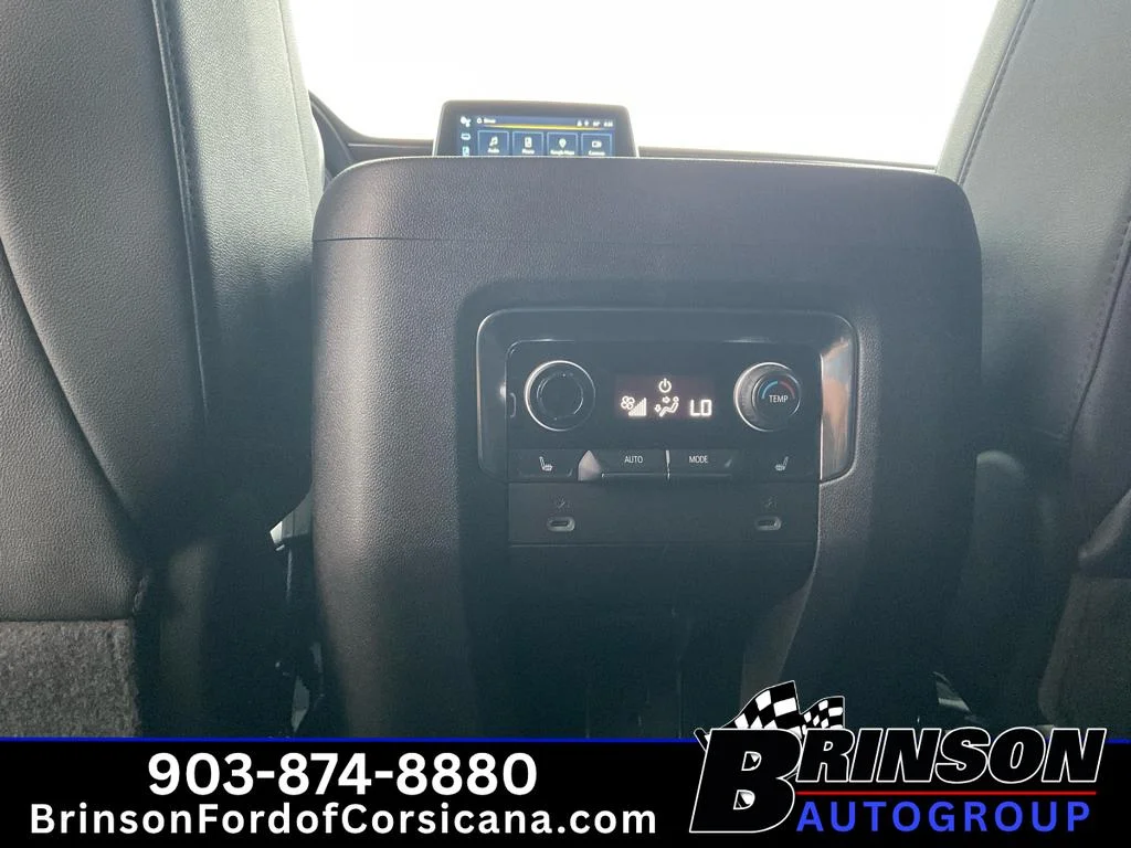 Used 2022 Black Chevrolet Z71 image 17