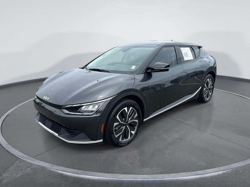 Used 2024 Gray Kia Light image 3