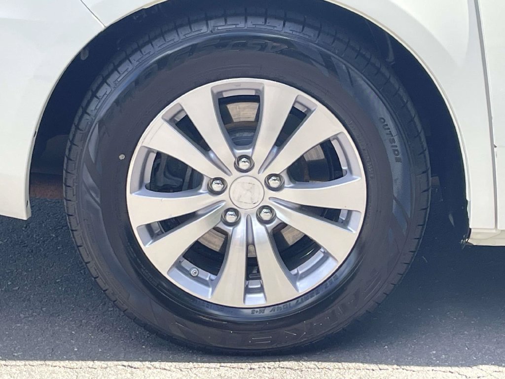 Used 2016 White Honda SE image 7