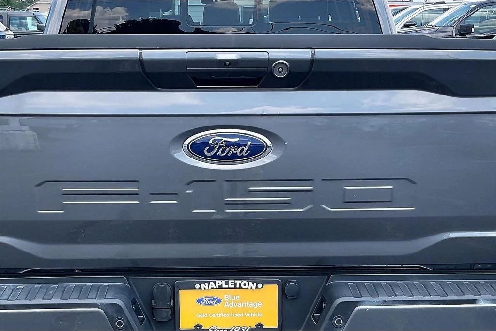 Used 2022 Gray Ford Lariat image 31