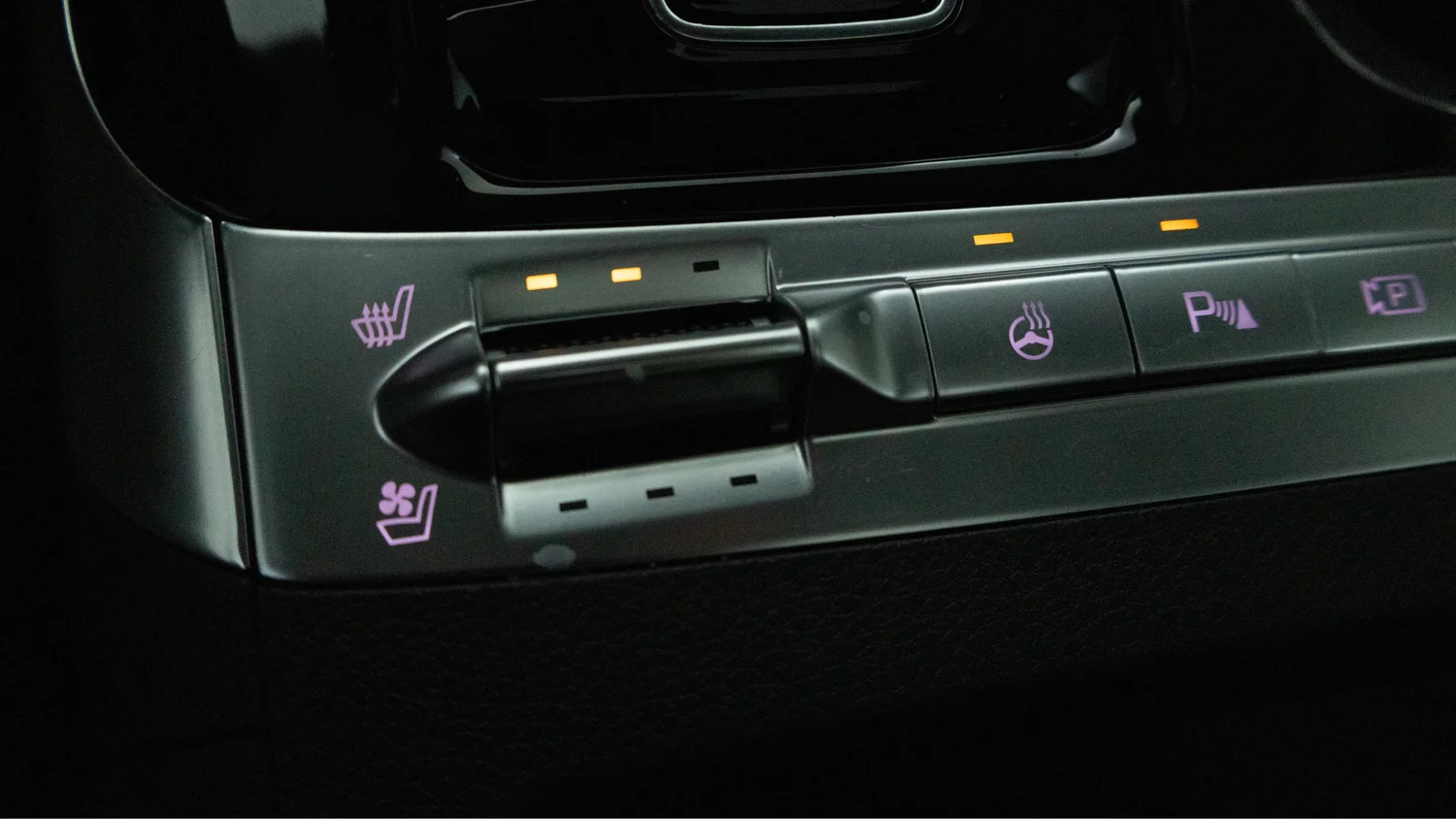 Used 2024 White Kia SX Prestige image 22