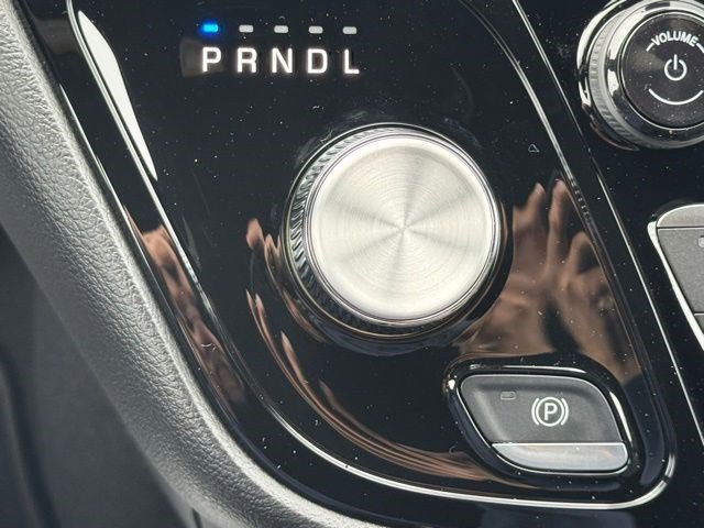 New 2027 Diamond Black Crystal Pearl-Coat Exterior Paint Chrysler Select image 20