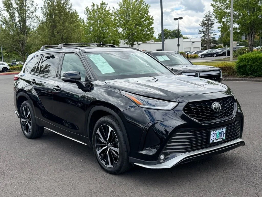 Used 2021 Midnight Black Metallic Toyota XSE image 2