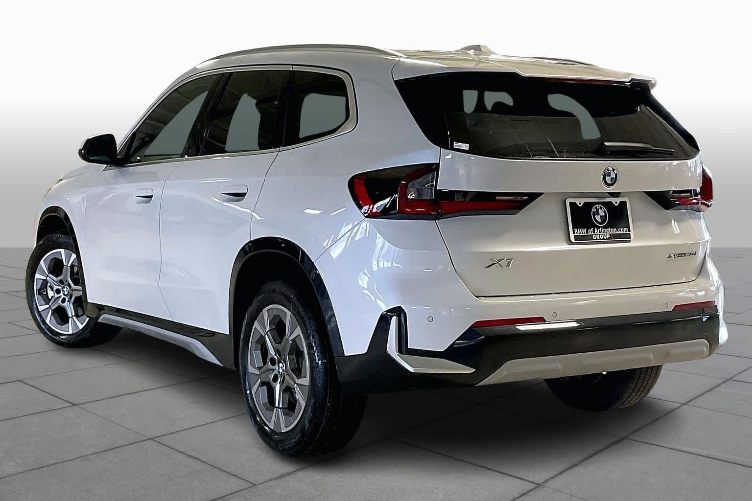 New 2026 Mineral White Metallic BMW xDrive28i image 12