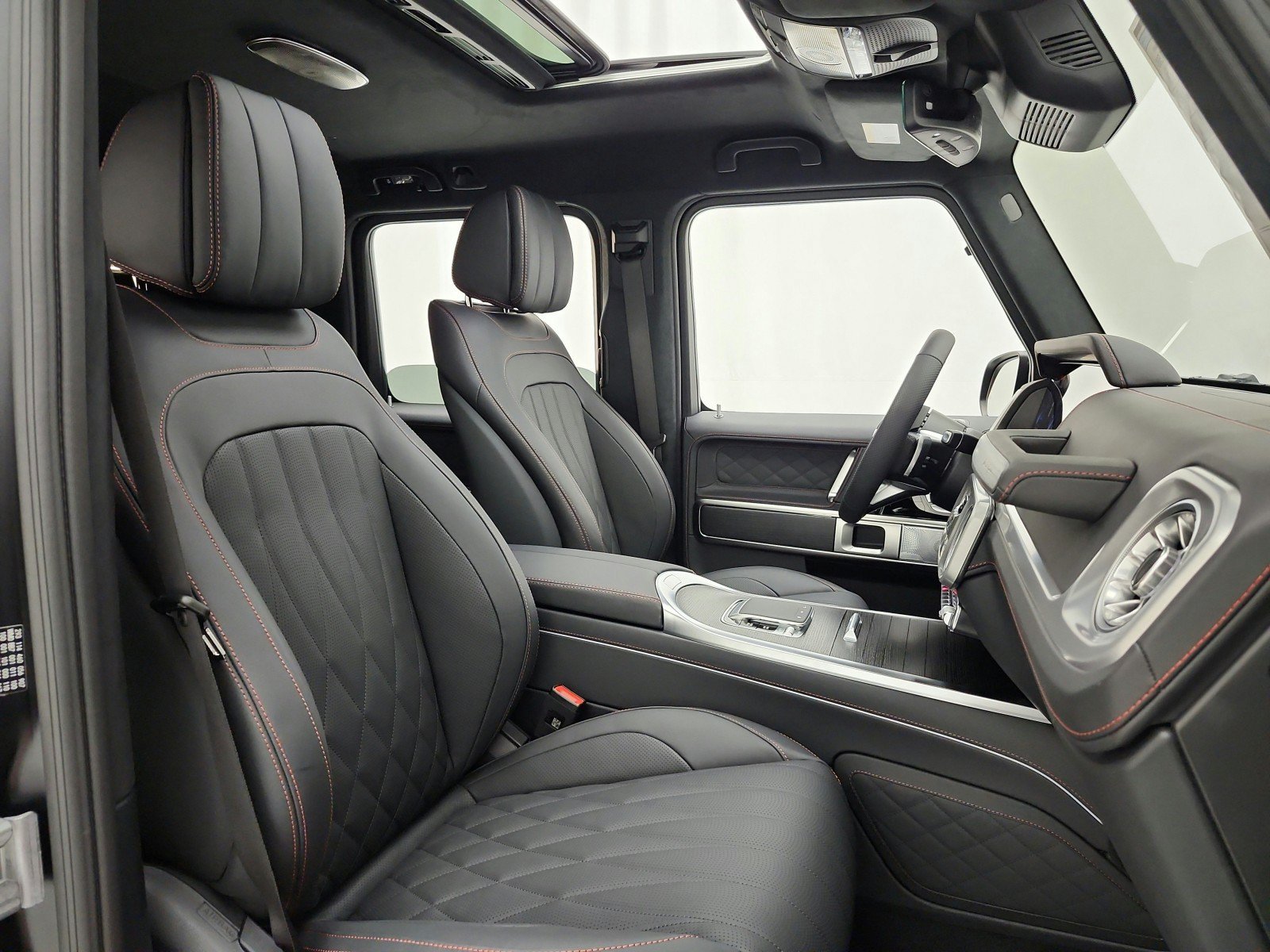 New 2027 MANUFAKTUR Night Black Magno Mercedes-Benz G 580e SUV image 36