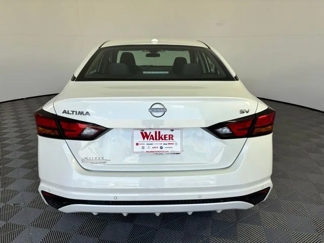 Used 2023 White Nissan 2.5 SV image 6
