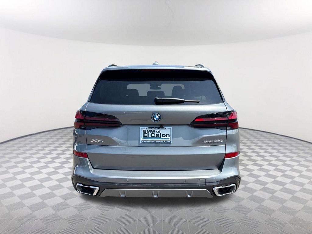 New 2026 Skyscraper Grey Metallic BMW xDrive50e image 5