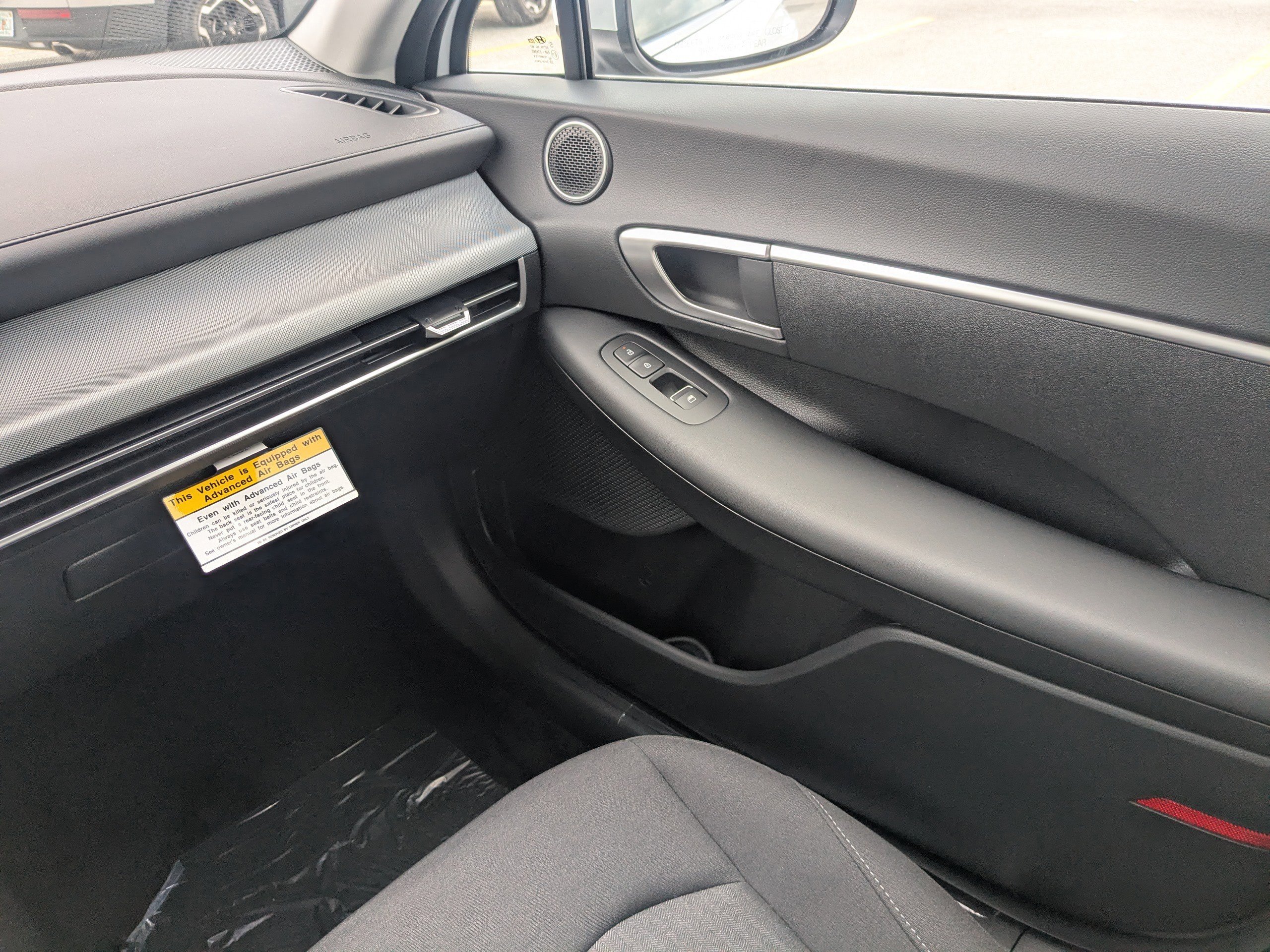 New 2026 Serenity White Hyundai SE image 18
