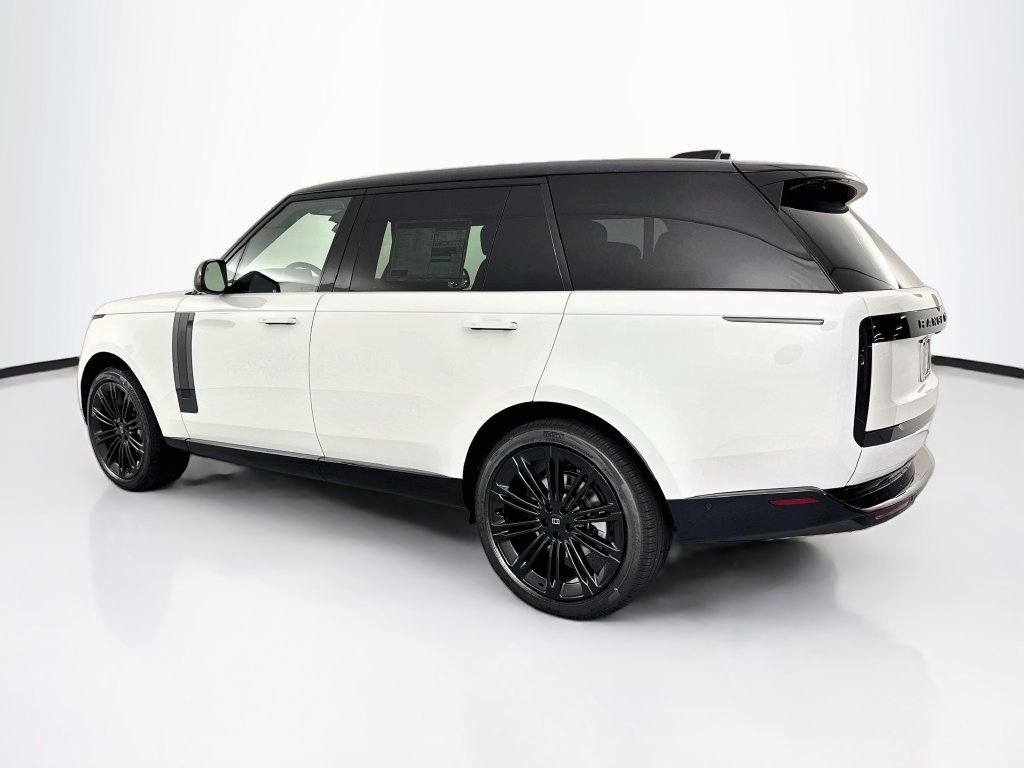 New 2027 Fuji White Land Rover SE image 7