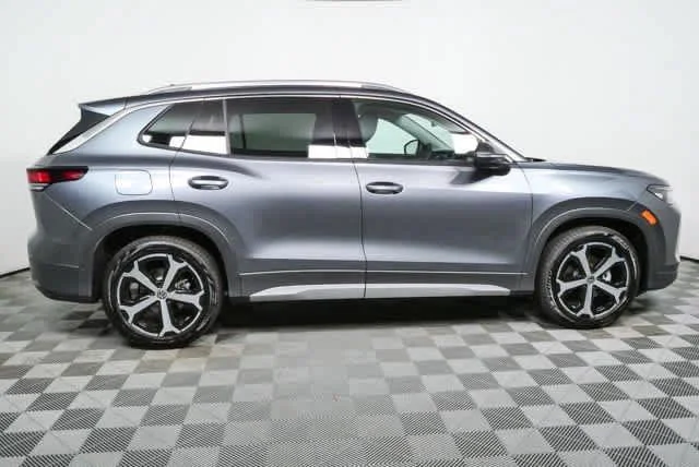 New 2026 Platinum Gray Metallic Volkswagen SE image 2