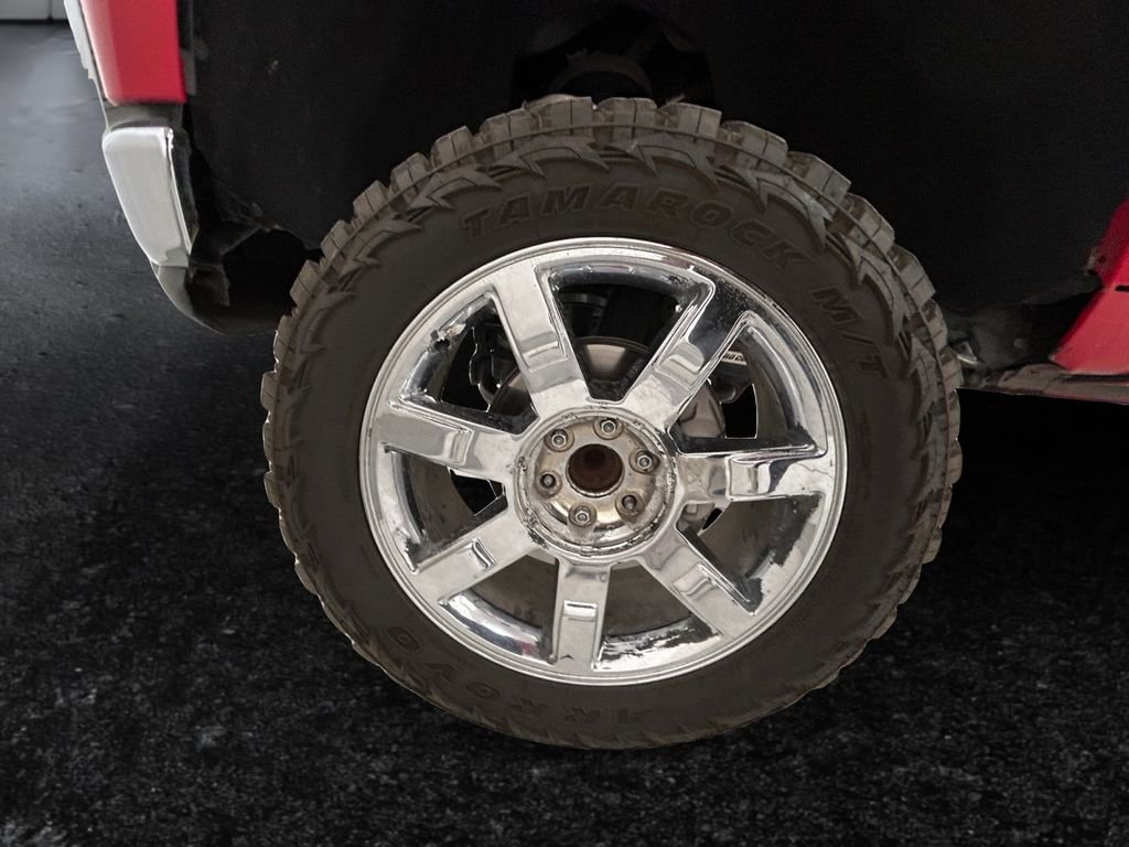 Used 2022 Red Chevrolet LT image 27