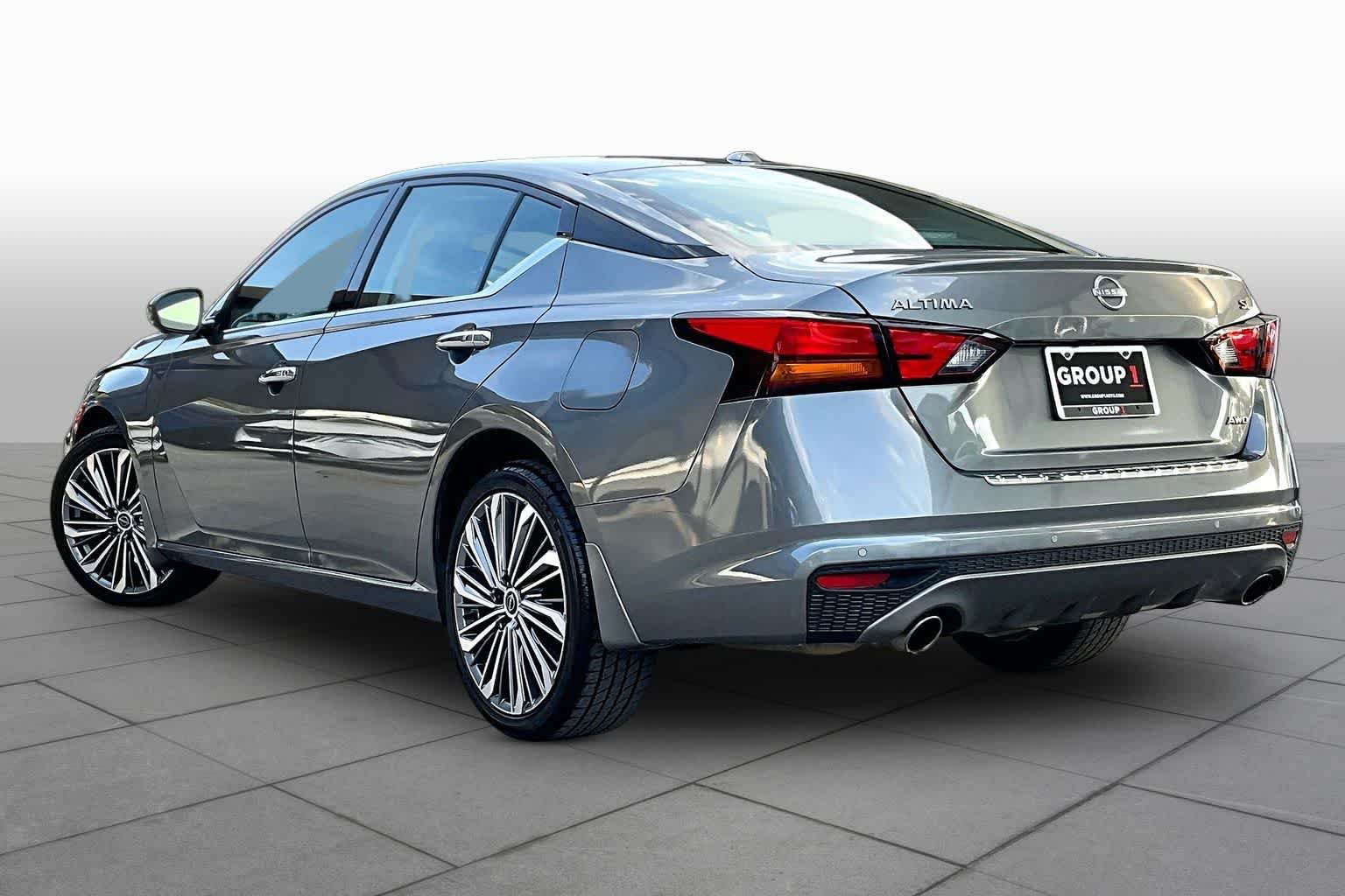 Used 2023 Gun Metallic Nissan 2.5 SL image 12