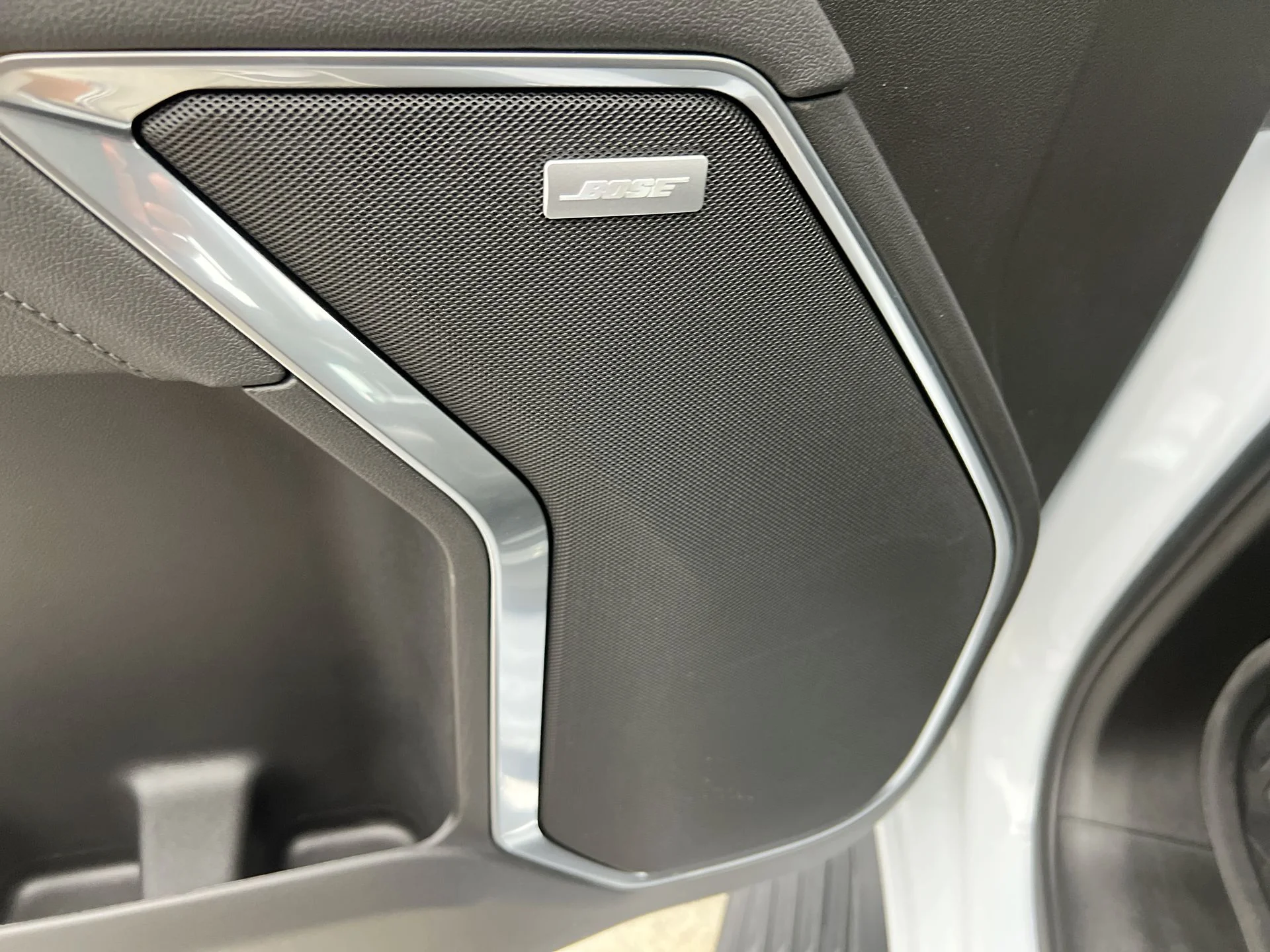 2026 GMC Sierra 1500 SLT - Photo 42