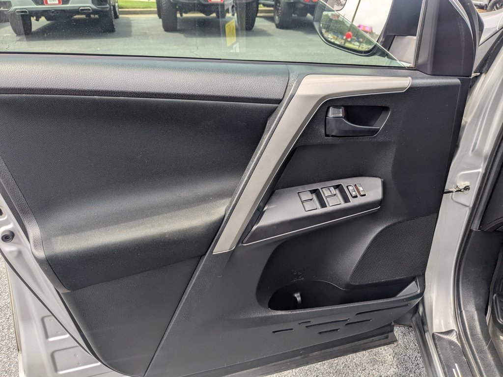 Used 2018  Toyota LE image 11