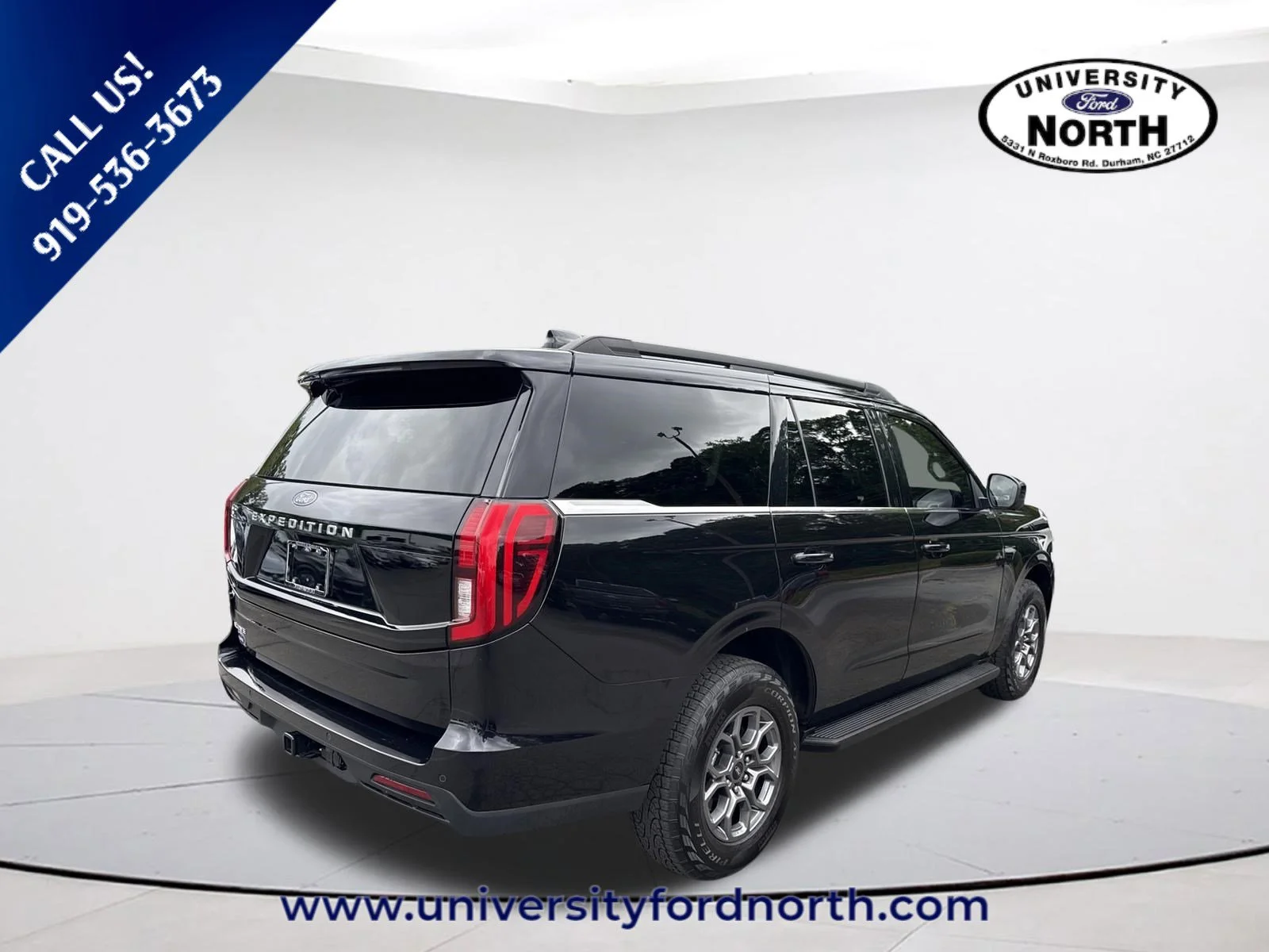 Used 2025 Agate Black Metallic Ford Active image 7