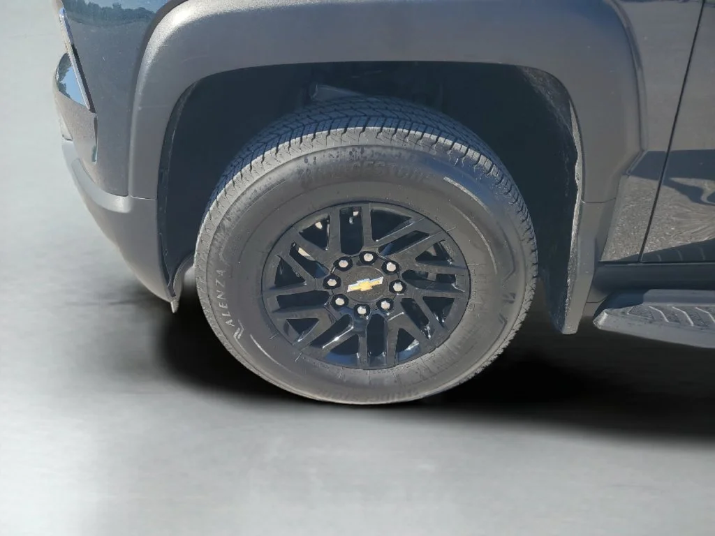 Used 2026 Blue Smoke Metallic Chevrolet LT - Standard Range image 32