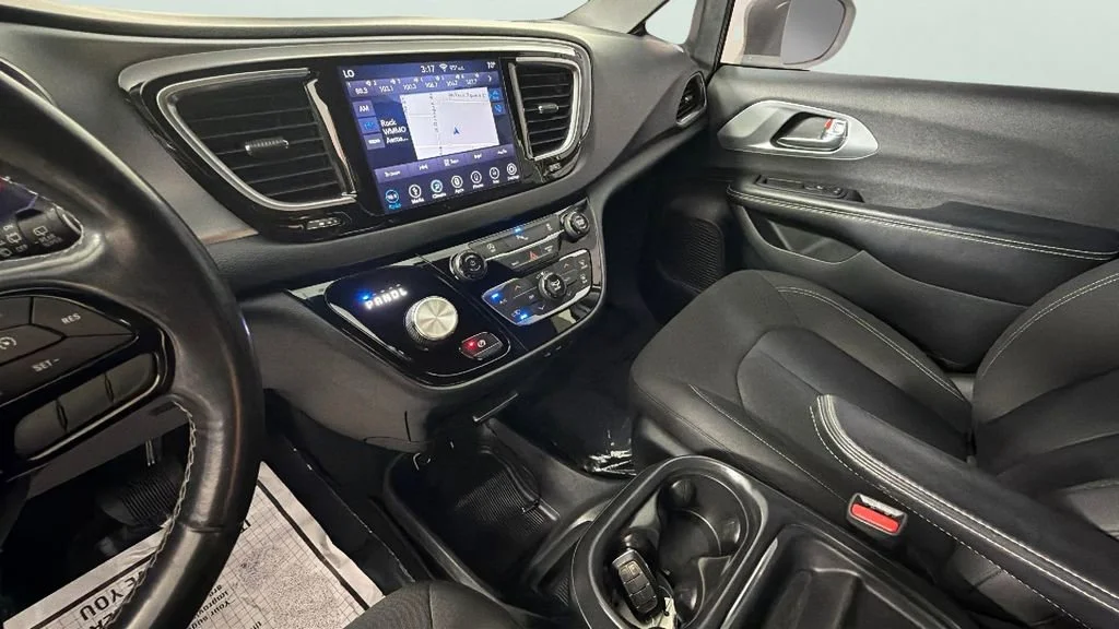 Used 2019 White Chrysler Touring Plus image 19