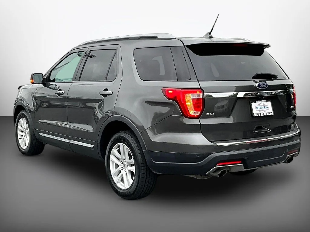 Used 2018 Magnetic Ford XLT image 4