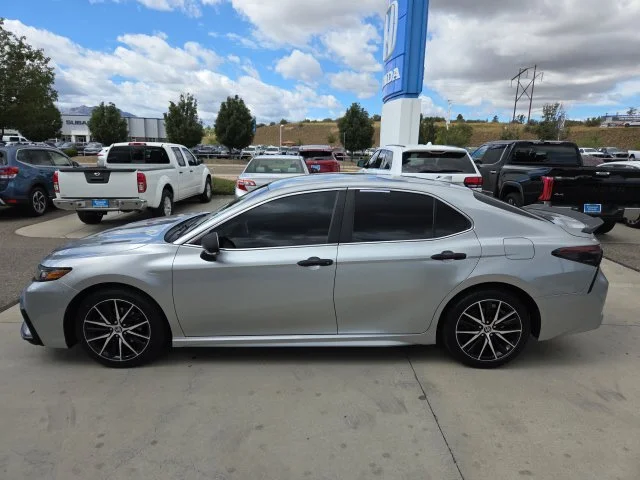 Used 2022 Silver Toyota SE image 8