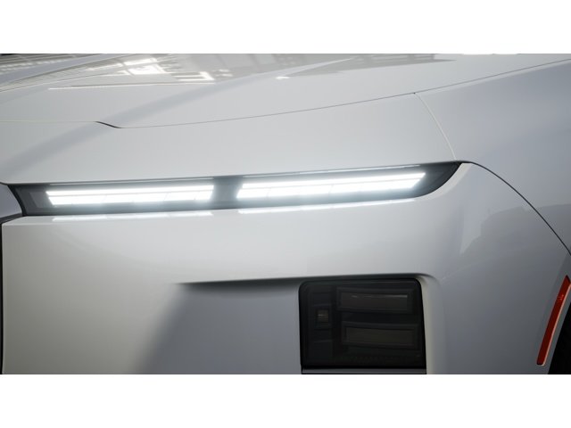 New 2027 Mineral White Metallic BMW 740i xDrive image 6