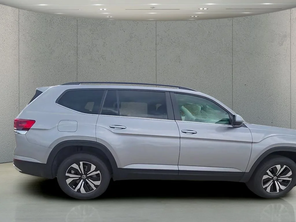 New 2026 Silver Volkswagen 2.0T SE image 32