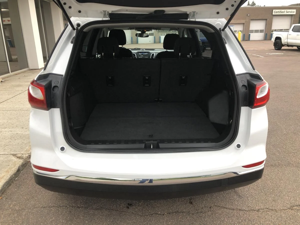 Used 2019 White Chevrolet AWD 4dr LT w/1LT image 8