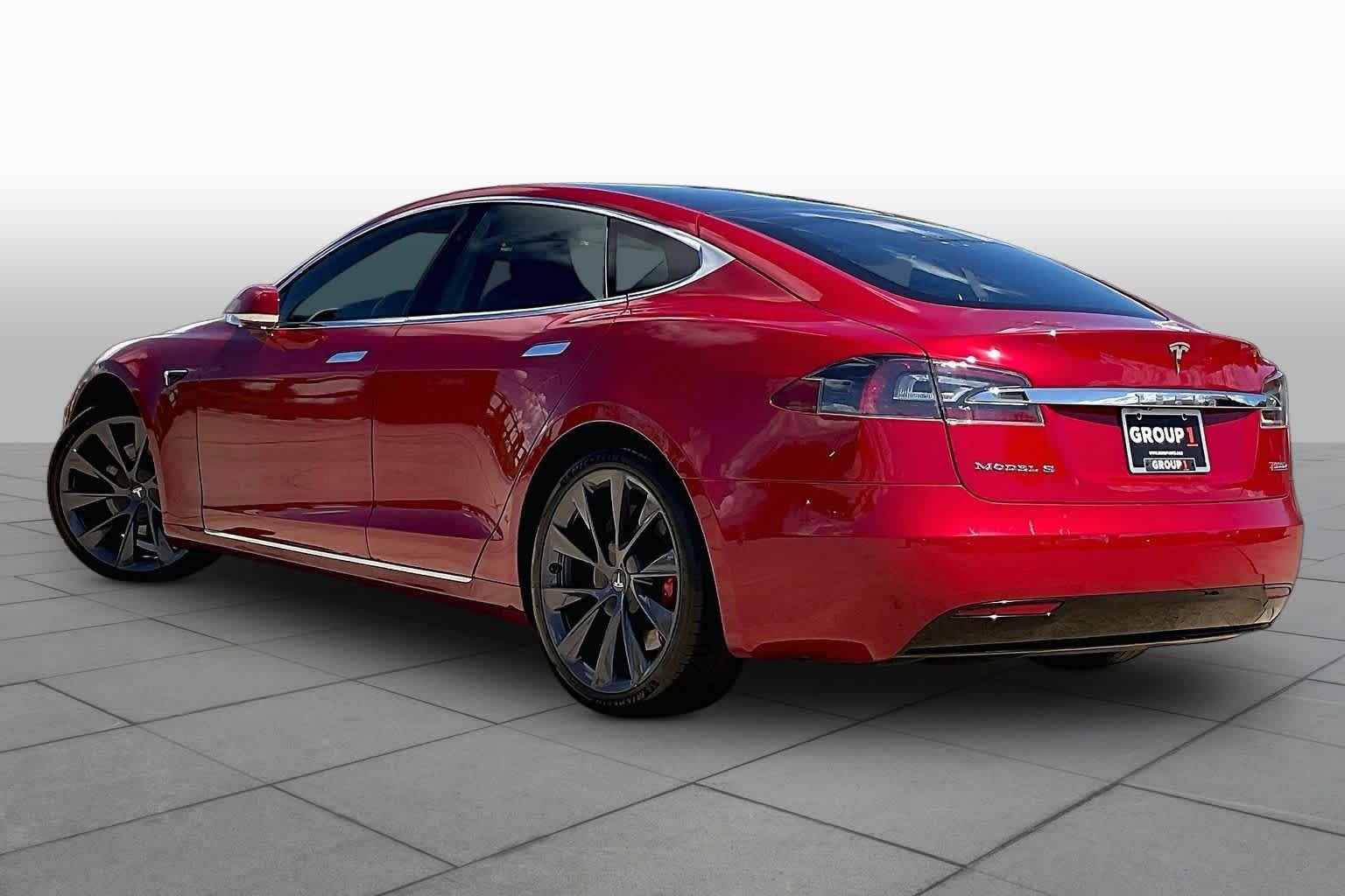 Used 2018 Red Multi-Coat Tesla 75D image 10