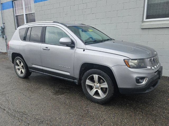 Used 2016 Silver Jeep High Altitude image 3