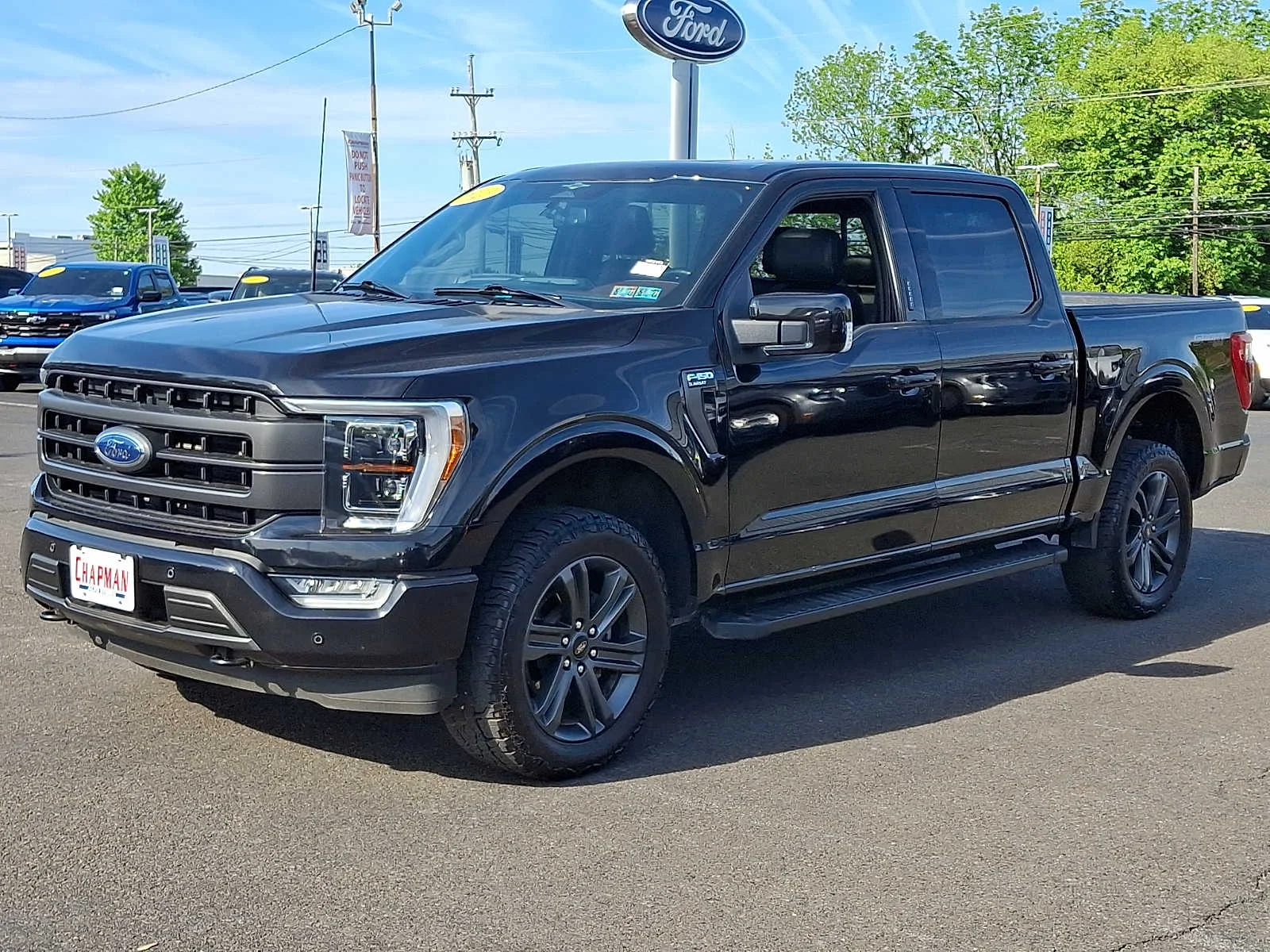 Used 2023 Agate Black Metallic Ford LARIAT image 3