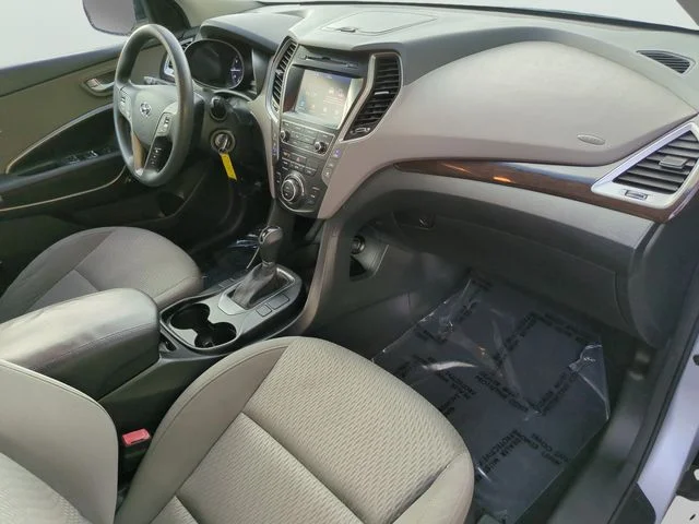 Used 2018 Silver Hyundai SE image 10