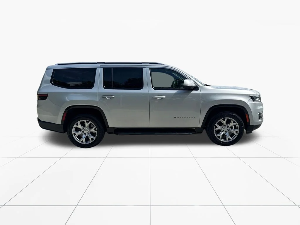 Used 2022 Silver Jeep Series II image 9