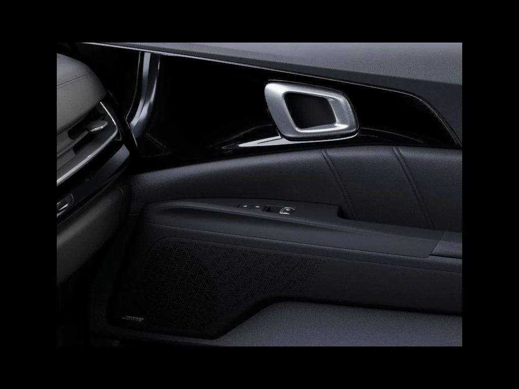 New 2027 Ceramic Silver Kia SX Prestige image 25