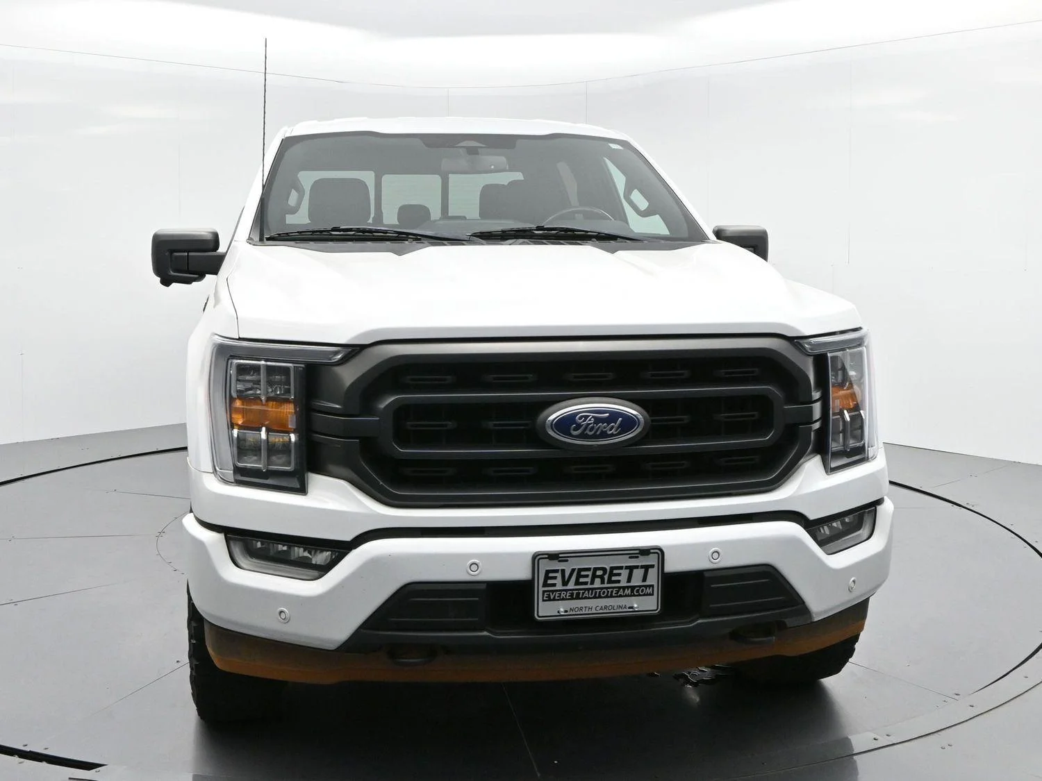 Used 2022 Oxford White Ford XL image 2