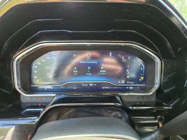 Used 2025 Summit White Chevrolet LT image 34