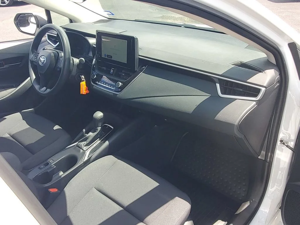 Used 2025 White Toyota LE image 28