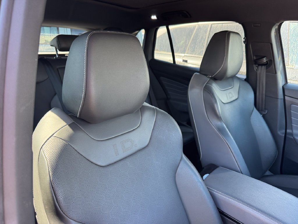 Used 2023 Gray Volkswagen Pro S Plus image 3
