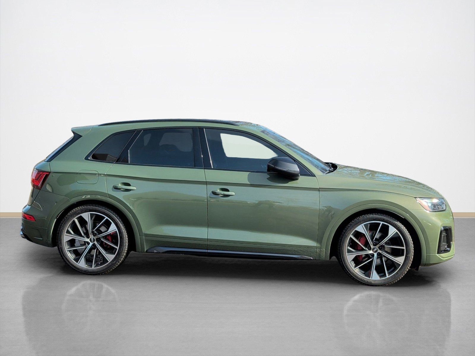 Used 2021 Audi SQ5 Premium Plus with VIN WA1B4AFYXM2008157 for sale in Maplewood, Minnesota