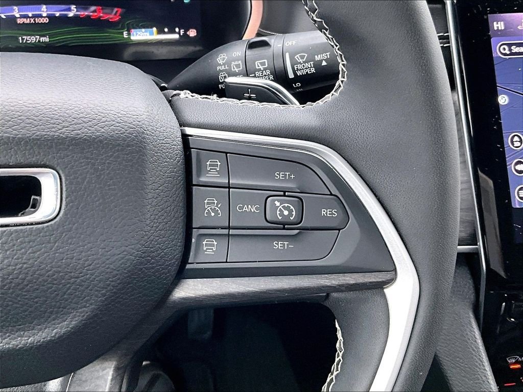 Used 2024 Silver Jeep 4xe image 24