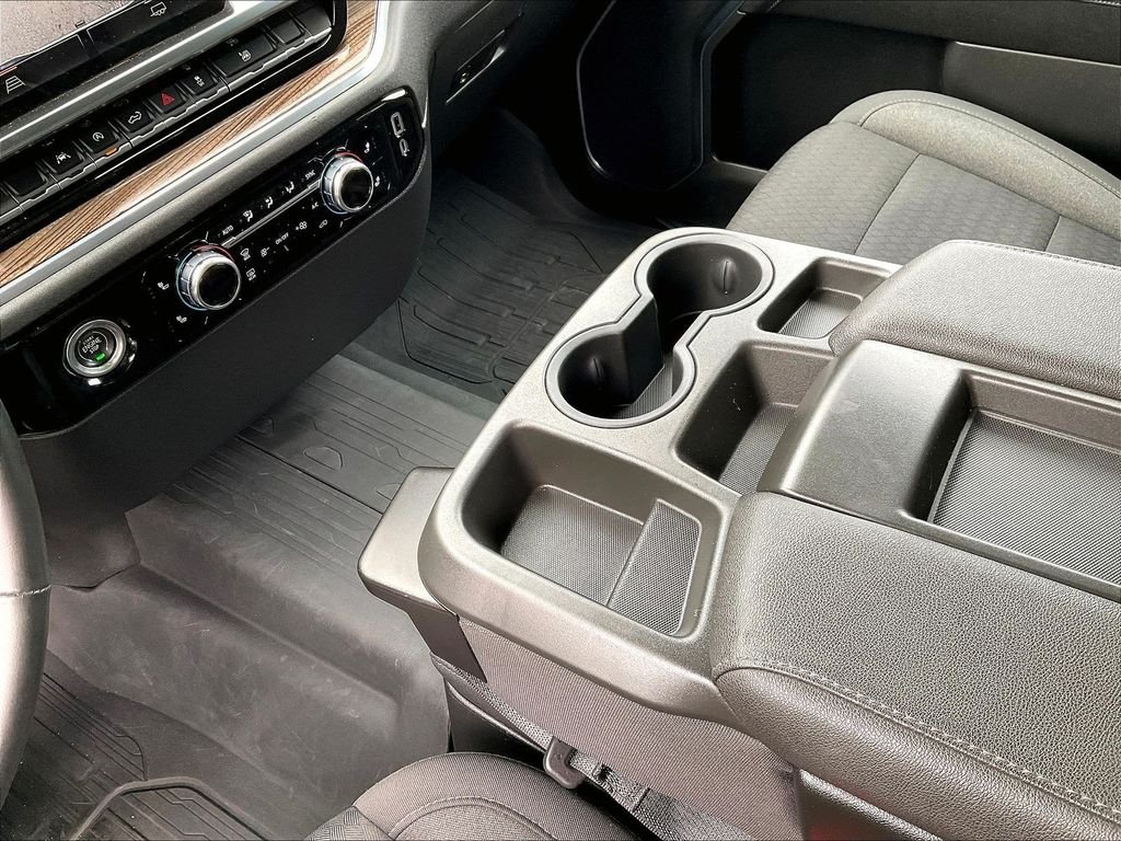 Used 2023 White GMC Elevation image 20
