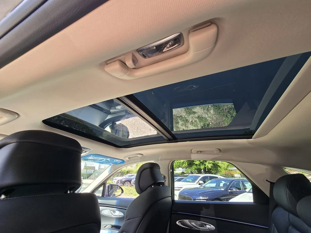 New 2026 Silver Genesis 2.5T Advanced image 10