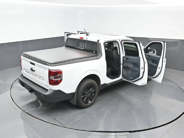 Certified Used 2024 Oxford White Ford Lariat image 29