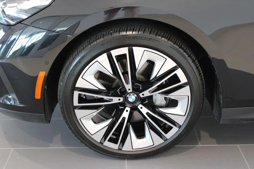 Certified Used 2026 Black Sapphire Metallic BMW 540i xDrive image 28